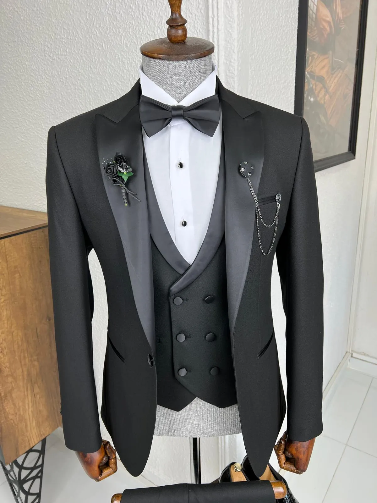 Bojoni Veneta Slim Fit Dovetail Collared Black Tuxedo