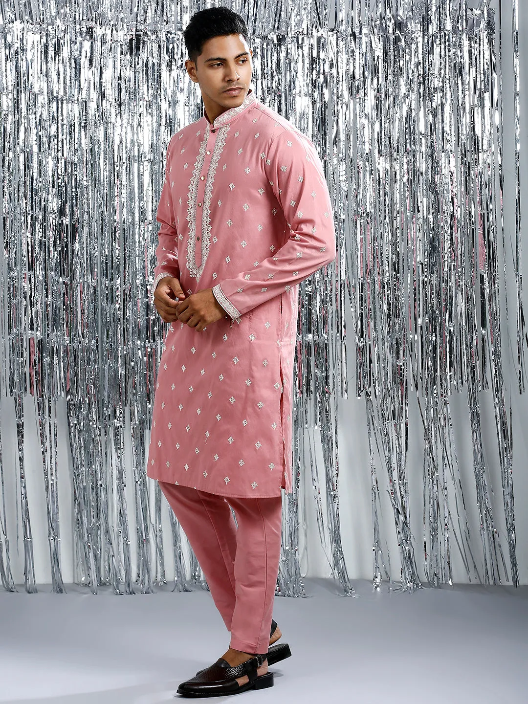 ORCHID PINK KURTA SET WITH INTRICATE EMBROIDERY AROUND NECKLINE